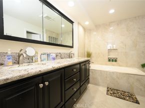 2243 Martin 207, Irvine CA 92612