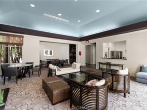 2243 Martin 207, Irvine CA 92612