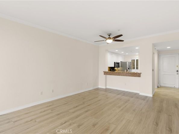 2243 Martin 207, Irvine CA 92612