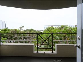 2243 Martin 207, Irvine CA 92612