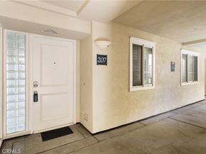 2243 Martin 207, Irvine CA 92612