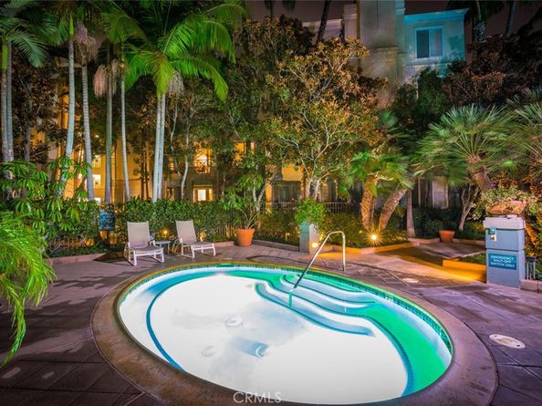 2243 Martin 207, Irvine CA 92612