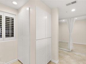 2243 Martin 207, Irvine CA 92612