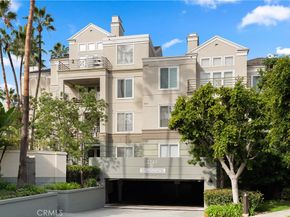 2243 Martin 207, Irvine CA 92612