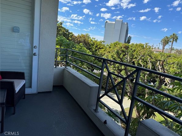 2243 Martin 207, Irvine CA 92612