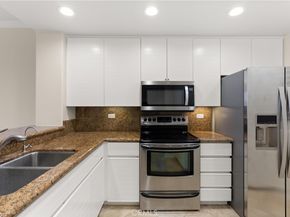 2243 Martin 207, Irvine CA 92612