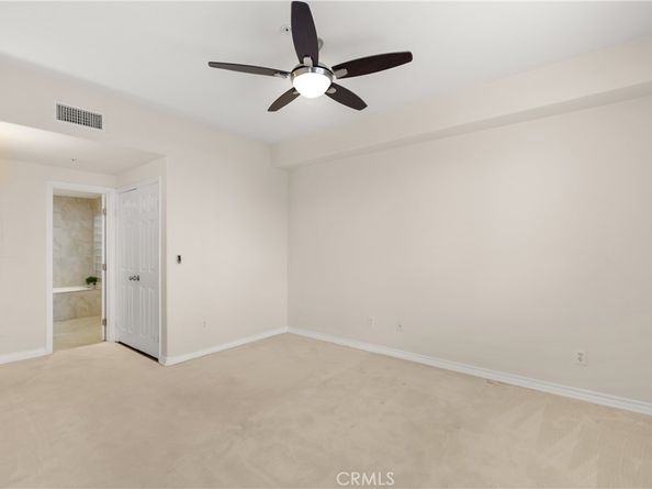 2243 Martin 207, Irvine CA 92612