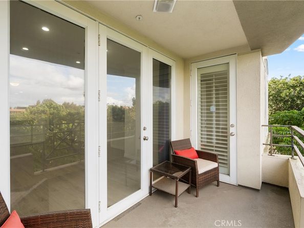 2243 Martin 207, Irvine CA 92612