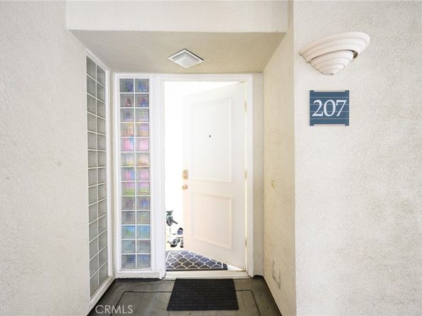 2243 Martin 207, Irvine CA 92612
