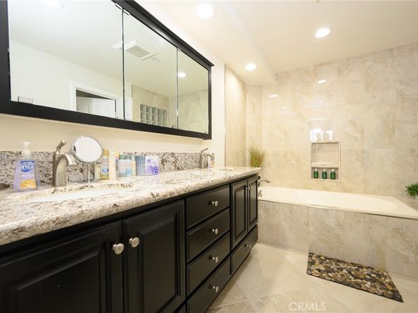 2243 Martin 207, Irvine CA 92612