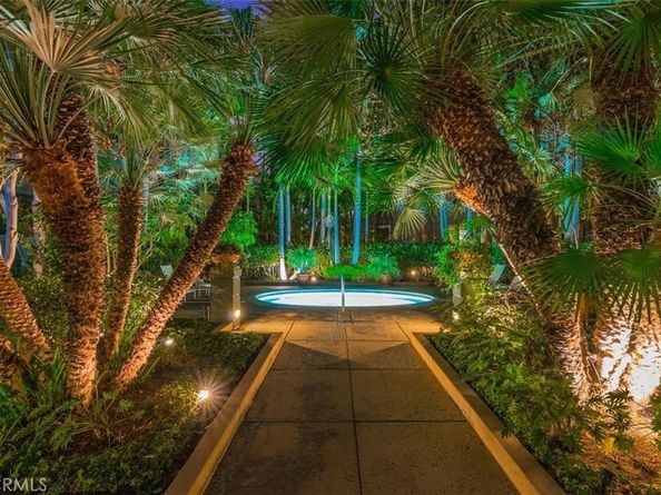 2243 Martin 207, Irvine CA 92612