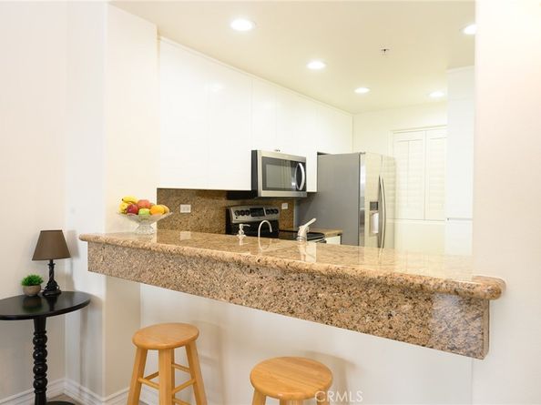 2243 Martin 207, Irvine CA 92612