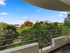 2243 Martin 207, Irvine CA 92612