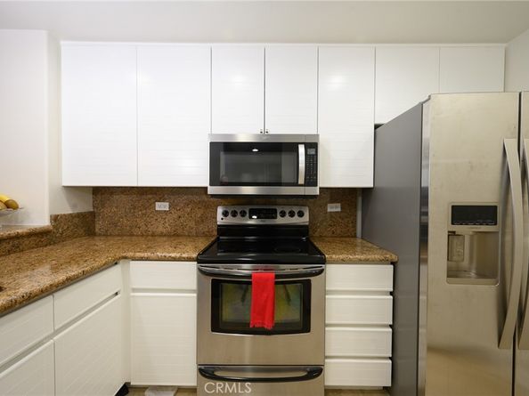 2243 Martin 207, Irvine CA 92612