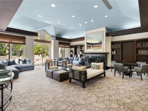 2243 Martin 207, Irvine CA 92612