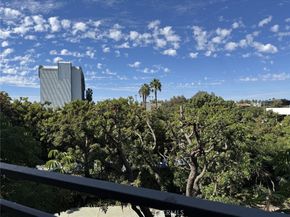 2243 Martin 207, Irvine CA 92612