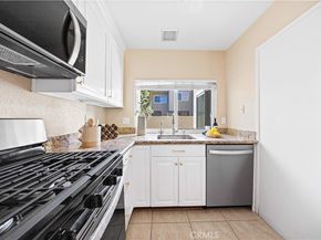 54 Kazan St #27, Irvine CA 92604