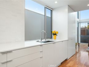 34 S Venice Boulevard 2, Venice CA 90291