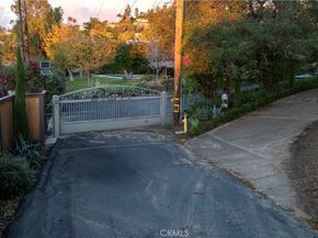 1501 La Loma, North Tustin CA 92705