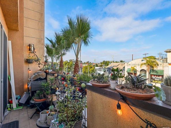 3972 Albatross St 203, San Diego CA 92103