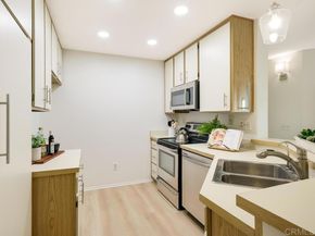 7263 Camino Degrazia 31, San Diego CA 92111