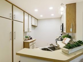 7263 Camino Degrazia 31, San Diego CA 92111