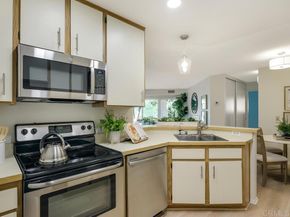 7263 Camino Degrazia 31, San Diego CA 92111