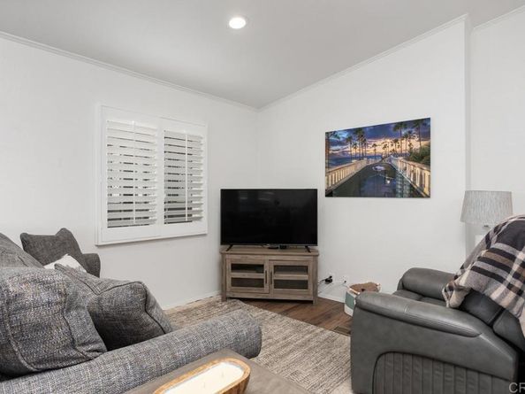 6494 Friendly Place, Carlsbad CA 92011