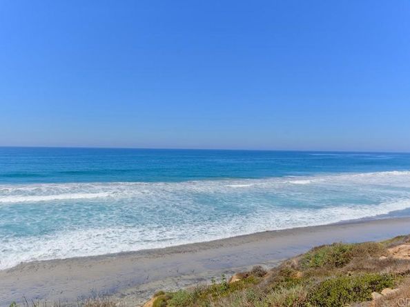 6494 Friendly Place, Carlsbad CA 92011