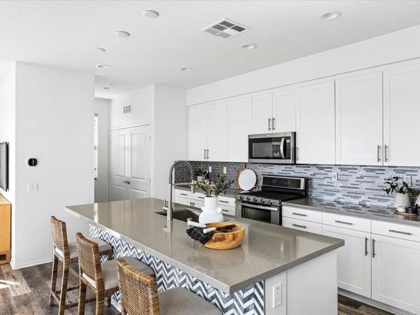 1267 Via Lucero, Oceanside CA 92056