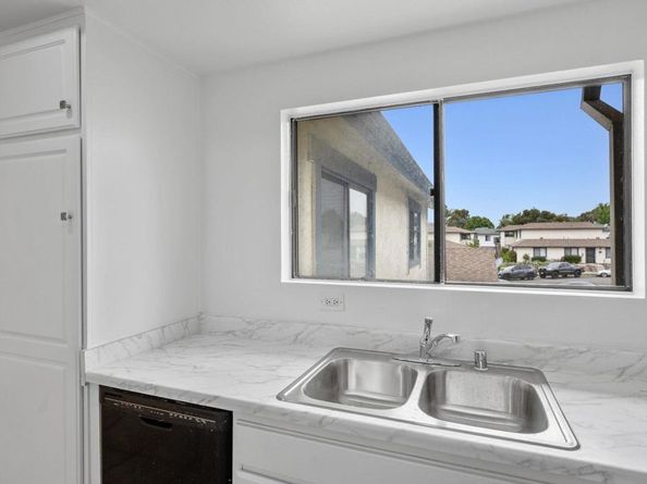 3458 Los Mochis Way, Oceanside CA 92056