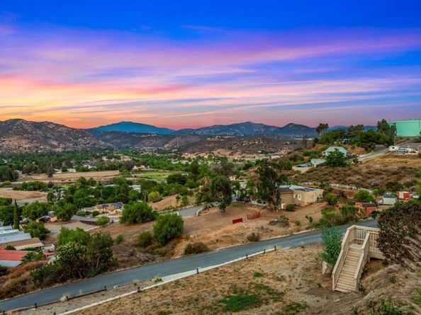 10906 Serena Lane, Lakeside CA 92040