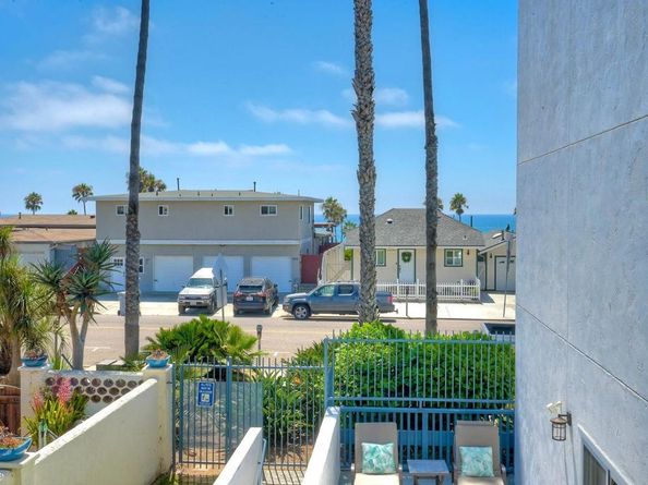910 N Pacific Street 15, Oceanside CA 92054