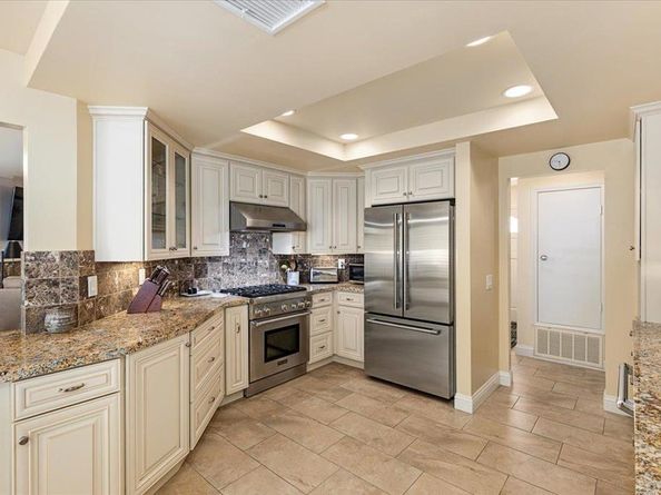 1203 Via Apuesto, San Marcos CA 92078