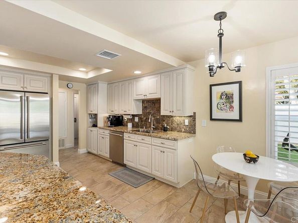1203 Via Apuesto, San Marcos CA 92078