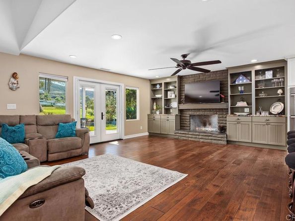 1239 San Julian Place, San Marcos CA 92078