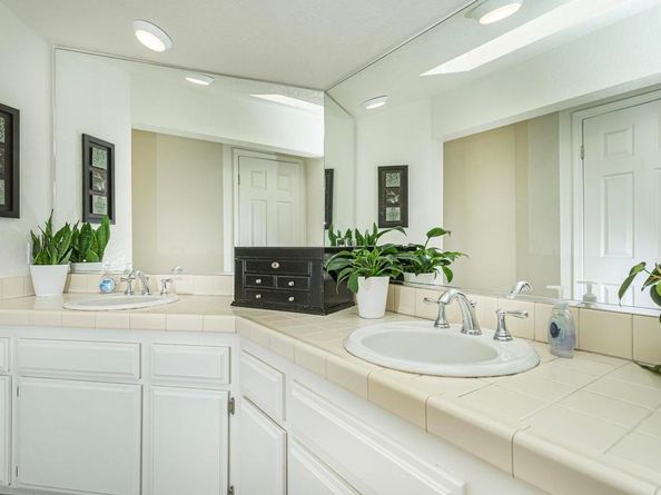 656 Westlake Street, Encinitas CA 92024