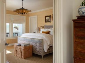 5735 Dolphin Place, La Jolla CA 92037