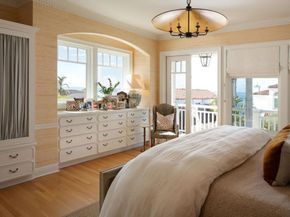 5735 Dolphin Place, La Jolla CA 92037