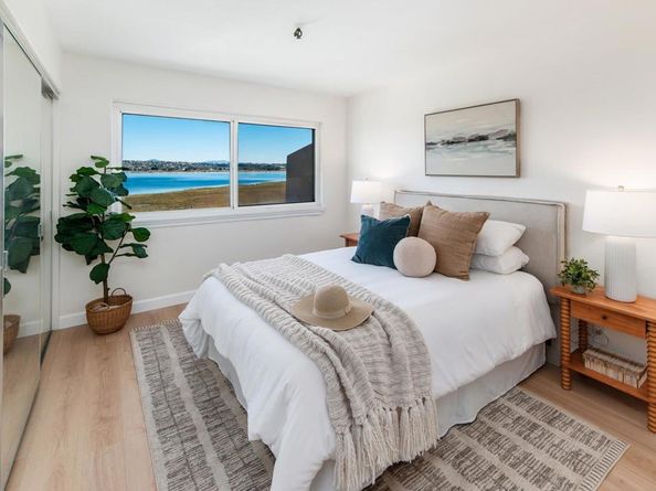 3991 Crown Point Drive P13, San Diego CA 92109