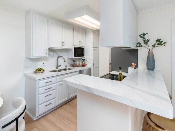 3991 Crown Point Drive P13, San Diego CA 92109