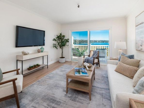 3991 Crown Point Drive P13, San Diego CA 92109