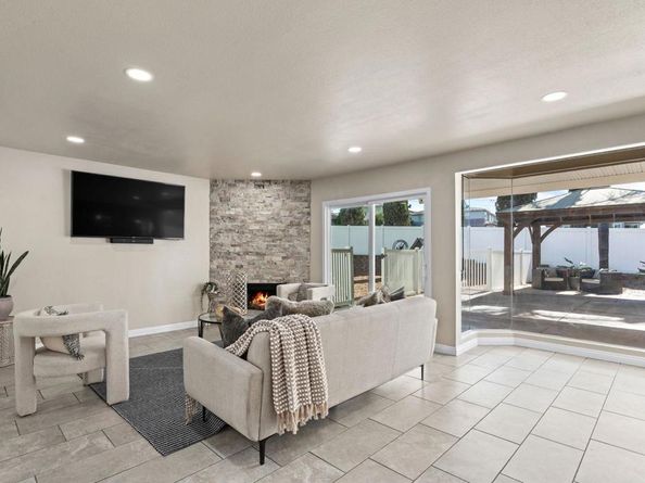 1401 Corte Rapallo, Escondido CA 92026