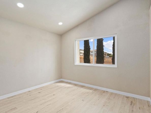 1401 Corte Rapallo, Escondido CA 92026