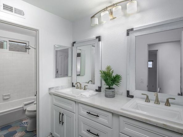 608 Crest Drive, Encinitas CA 92024