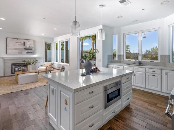 608 Crest Drive, Encinitas CA 92024