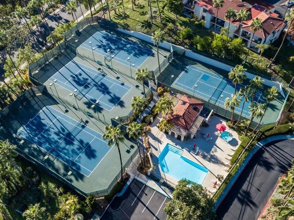 7323 Calle Luna, Carlsbad CA 92009