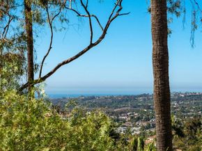 7323 Calle Luna, Carlsbad CA 92009