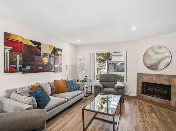 8435 Via Mallorca 92, La Jolla CA 92037