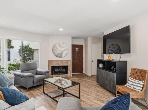 8435 Via Mallorca 92, La Jolla CA 92037